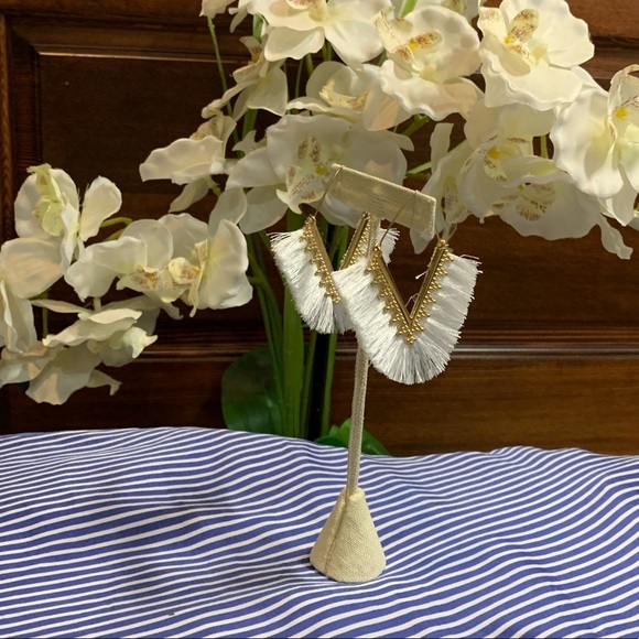 🪴 Pearl White Bohemian Hoop Tassel Earrings🪴 - Picture 2 of 3